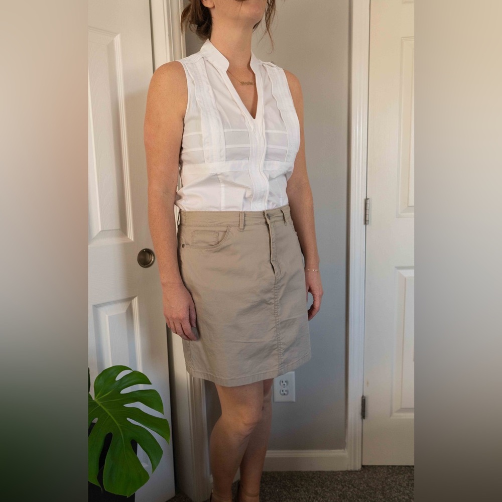Croft & Barrow Stretch Skort khaki Size 10